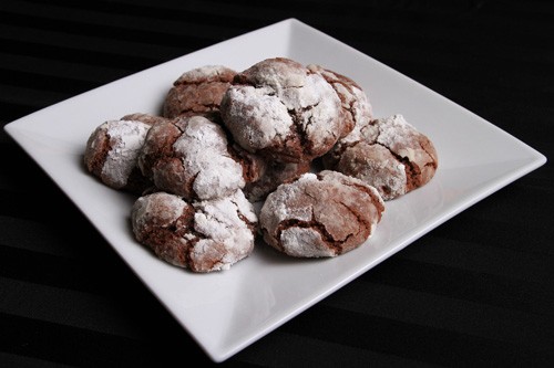 gluten_free_chocolate_crinkles_cookies_recipe_photo