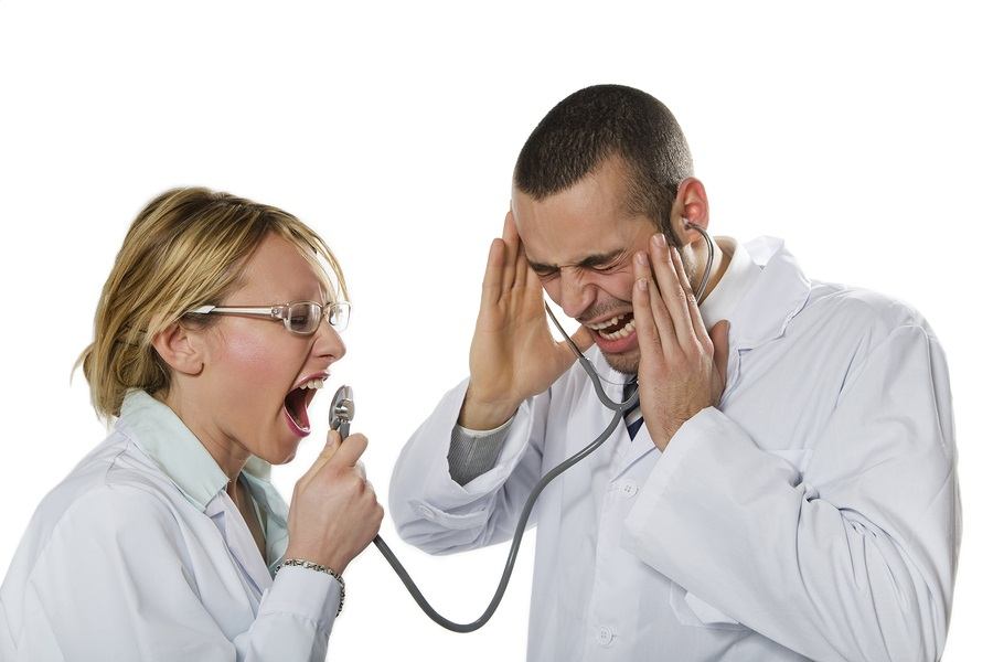 woman-screaming-at-doctor
